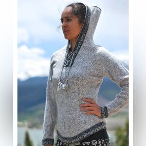 Fine Quality Shakira sweater / 100% Alpaca wool